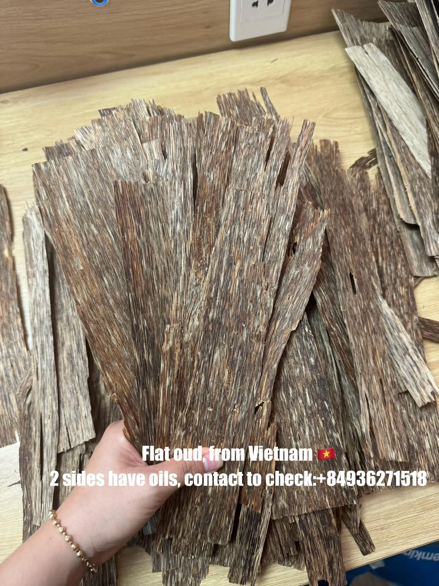 Double-Sided Oil Agarwood Chips – Ultra Thin 0.2mm Natural Vietnamese Oud